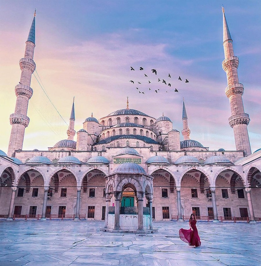 عکس حیاط مسجد آبی استانبول
