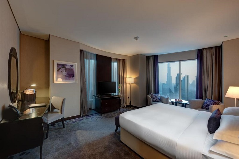 اتاق با چشم انداز برج خلیفه تخت کینگ