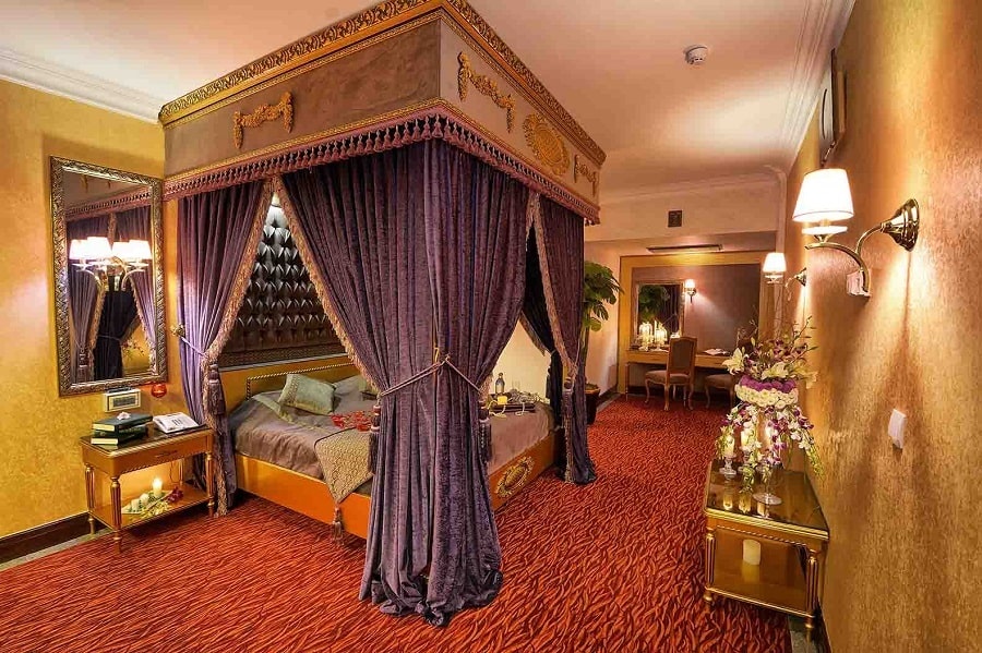 اتاق ماه عسل هتل قصر مشهد