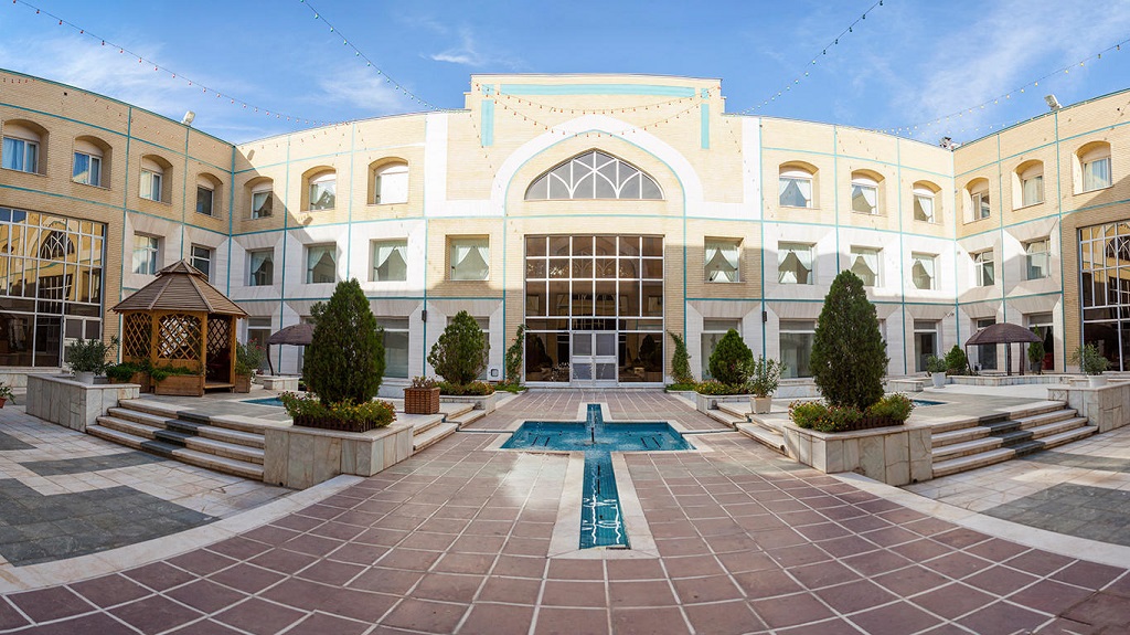 هتل های 5 ستاره مشهد نزدیک به حرم: هتل قصر الضیافه