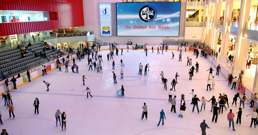 تفریحات لاکچری دبی: اسکی روی یخ دبی مال