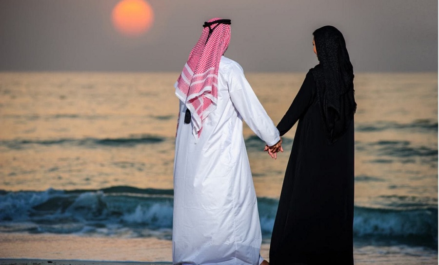 کارهای ممنوعه در دبی: انجام رفتار عاشقانه در اماکن عمومی
