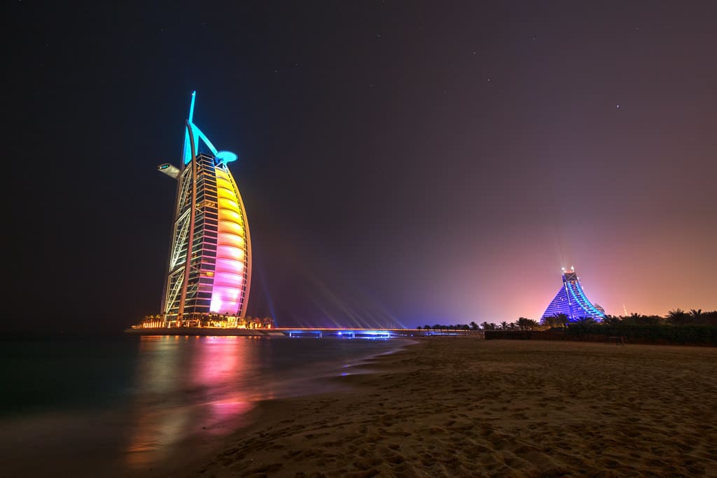 برج العرب دبی در شب