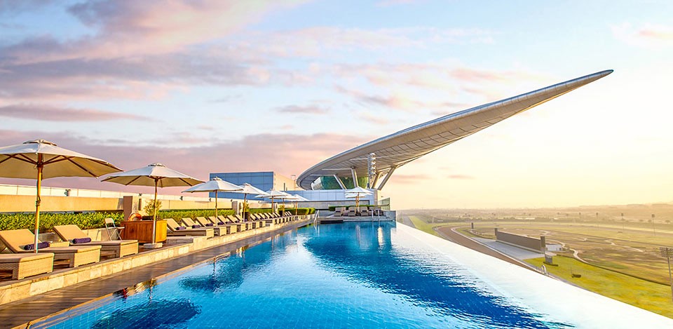 استخرهای روباز دبی: هتل میدان